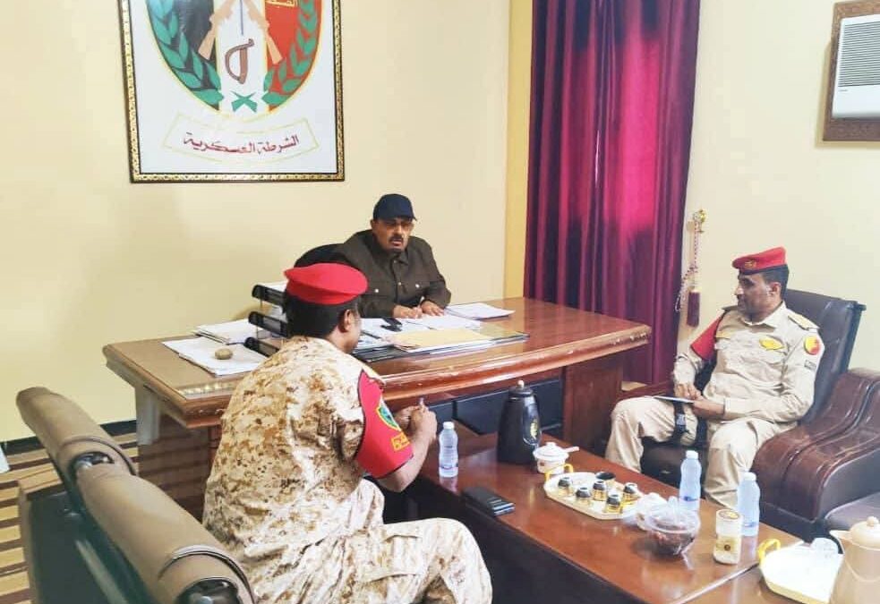 محافظ حضرموت يثني على جاهزية الشرطة العسكرية ودورها في حفظ الأمن