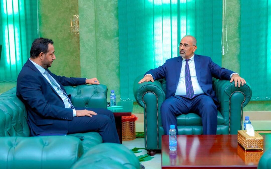 الرئيس الزُبيدي يطّلع من وزير التربية على استعدادات بدء العام الدراسي الجديد