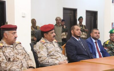 وزير الدفاع ومحافظ سقطرى يطلعان على جاهزية اللواء الاول مشاه بحري