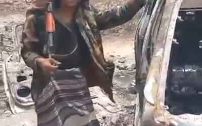 إدارة أمن أبين تتسلم مطلوبًا أمنيًا في قضية إحراق سيارة مشروع سد حسان