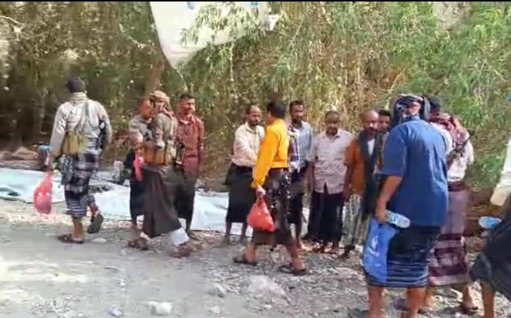 بتكليف من قائد الحزام الأمني أبين، وفد من قيادة الحزام تقدم واجب العزاء لأهل الشهيد هاني محمود سعيد في ردفان