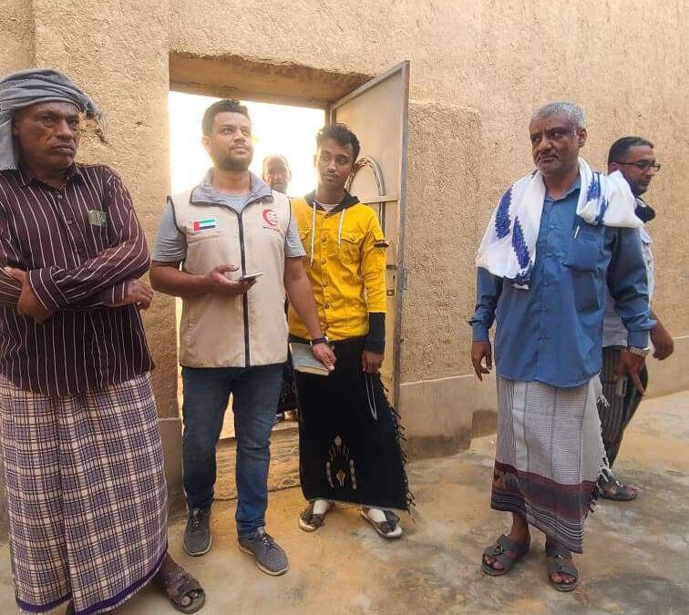 انتقالي شبام والهلال الأحمر الإماراتي يتفقدان الأضرار التي لحقت بعدد من المساكن بالمديرية
