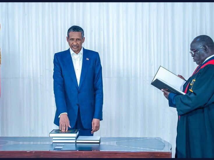 دقلو يؤدي اليمين رئيسا لحكومة موازية و الانقسام يهدد السودان