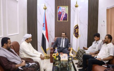 فريق التوجيه والرقابة الرئاسي يناقش مع الشيخ بريك صمودة أوضاع المناطق الشمالية الغربية بالمهرة