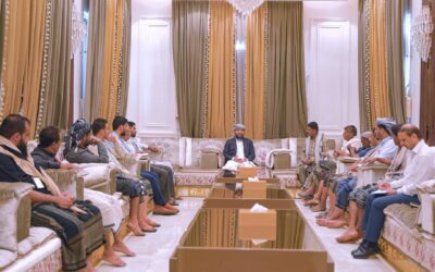 المحرّمي يعقد لقاءً بأسرة المختطف “عشال” وعدد من وجهاء الجعادنة لمناقشة مستجدات القضية