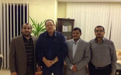 الرئيس علي ناصر محمد يوضح حقيقة الصورة