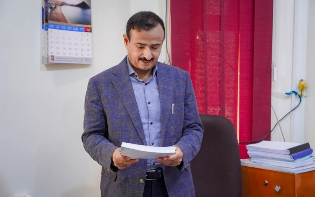 المحافظ بن الوزير يشيد بإنجاز “شبوة في أرقام” ويوجه بطباعته