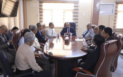 محافظ حضرموت يناقش الأوضاع العامة لجامعة حضرموت والطموحات المستقبلية