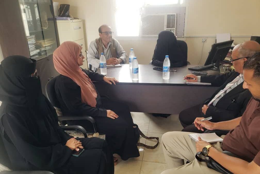 فريق التوجيه والرقابة الرئاسي يزور كلية الإدارة والاقتصاد بجامعة أبين