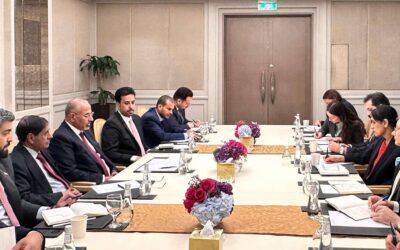 الرئيس الزُبيدي ونائبه اللواء البحسني يلتقيان سفيري بريطانيا وفرنسا والقائم بأعمال السفير الأمريكي لدى بلادنا