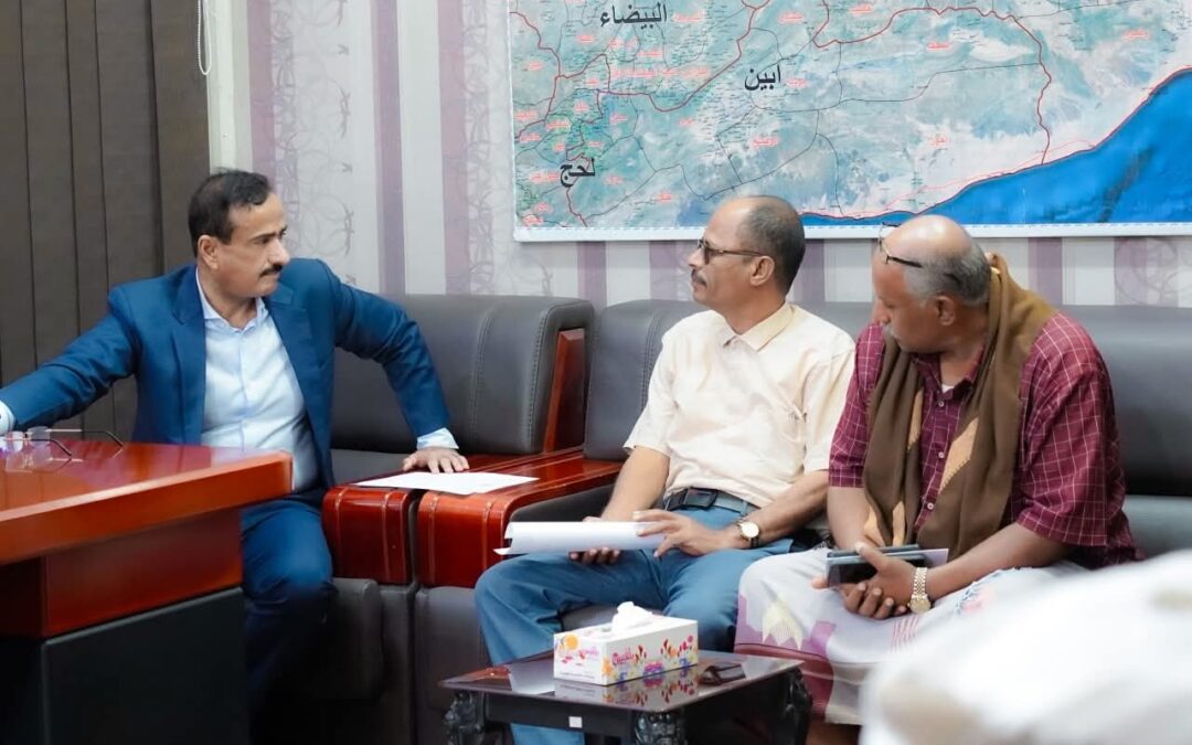 المحافظ بن الوزير يؤكد على دور السلطات المحلية بالمديريات في تحسين الخدمات المقدمة للمواطنين