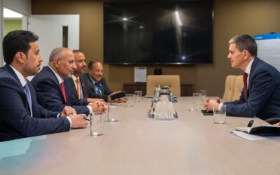 الرئيس الزُبيدي يلتقي رئيس لجنة الإنقاذ الدولية
