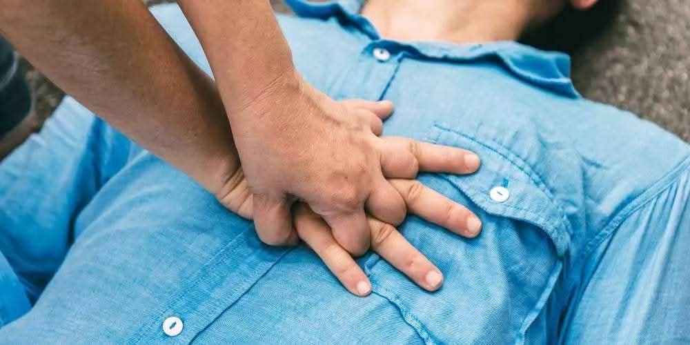 التوعية بأمراض القلب.. معرفة الفرق بين النوبة والسكتة القلبية قد ينقذ الأرواح