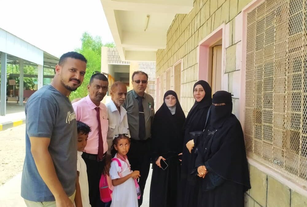 قيادات تعليمية بالانتقالي تتفقد تلاميذ الصم والبكم بمدرسة ردفان للتعليم الأساسي