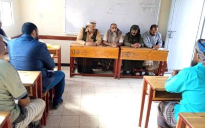 مدير تربية سرار يافع يعقد اجتماعاً لمناقشة واقع واحتياجات مدرسة المجزع للتعليم الأساسي