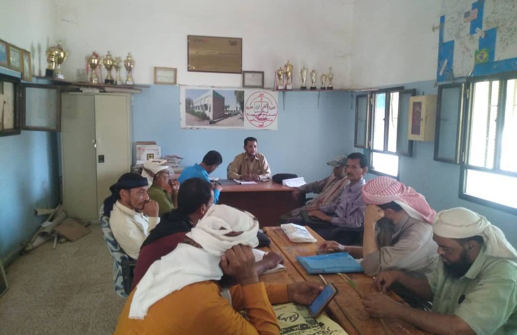 مدير ثانوية الفاروق بجعار يعقد اجتماعا لمناقشة أوضاع المعلمين