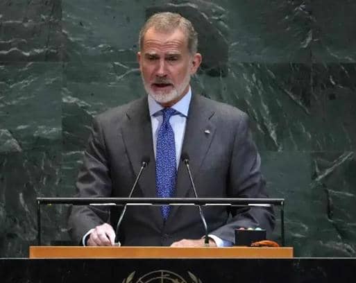 ملك إسبانيا يطالب بوقف القتل في غزة ويدعو لحل الدولتين