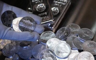 الفضة تسجل أعلى مستوى في 14 عاما