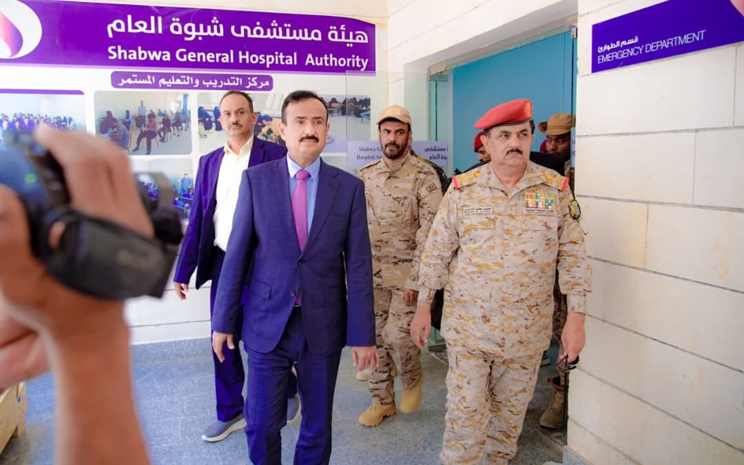 وزير الدفاع يطلع على الخدمات الطبية في مستشفى الشيخ محمد بن زايد التعليمي