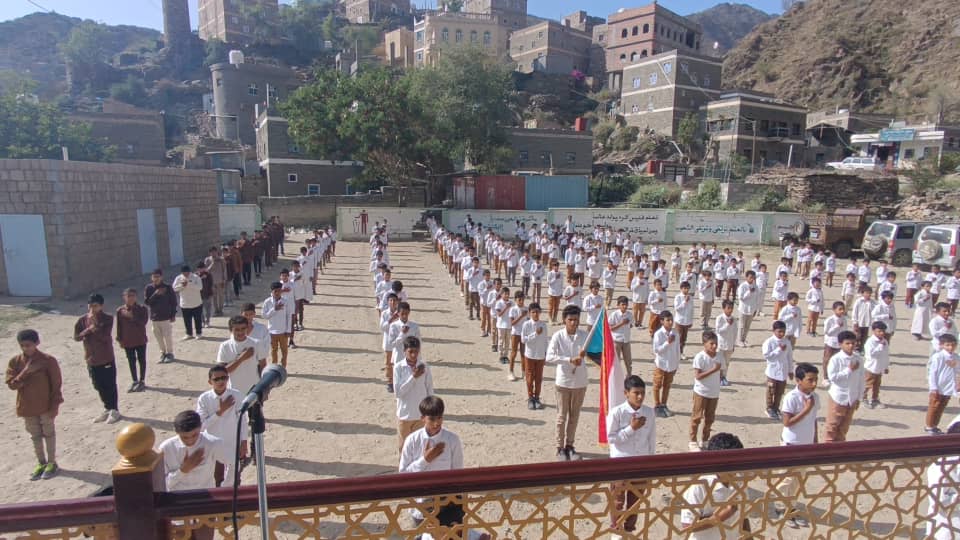 انتقالي رصد يجدد رفع أعلام الجنوب وأداء النشيد الوطني في مدارس المديرية