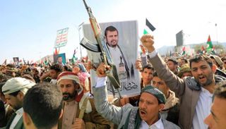 الحوثي يفعّل «خطة طوارئ».. «الخوف» يبعثر مركزية القرار العسكري