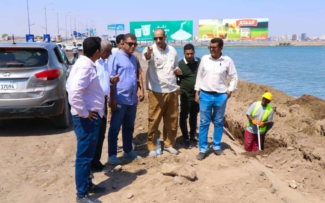 مدير مياه عدن والسفيرة الفرنسية يطلعان على مشاريع وتدخلات منظمة تراينجل في قطاع المياه