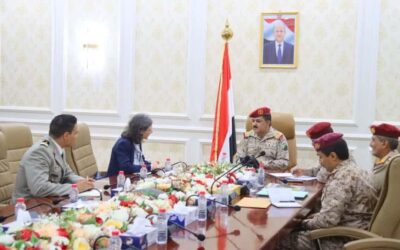 وزير الدفاع يلتقي في عدن السفيرة والملحق العسكري الفرنسي