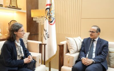 وزير الصحة يبحث مع السفيرة الفرنسية تعزيز التعاون الصحي