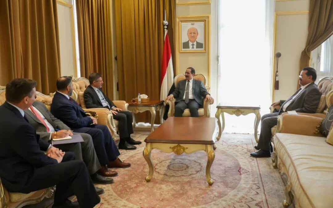 وزير الداخلية يبحث مع السفير الأمريكي سُبل تعزيز التعاون الأمني المشترك