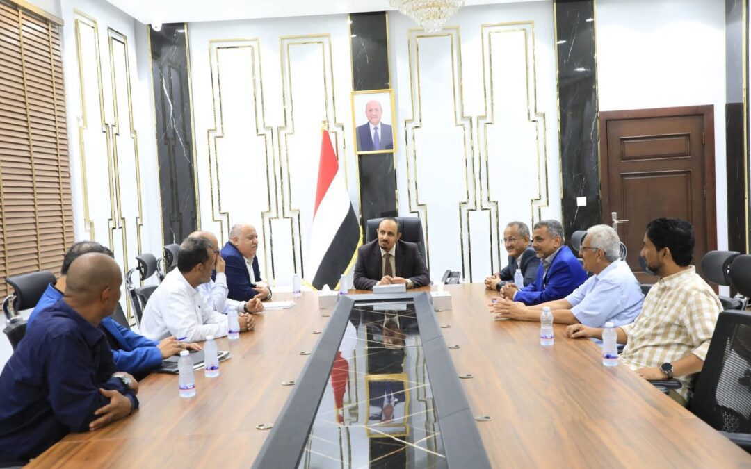 محافظ حضرموت يبحث مع المدير العام للمؤسسة العامة للكهرباء بالجمهورية سُبل تحسين الخدمة ومعالجة اختناقات التوليد في الساحل والوادي