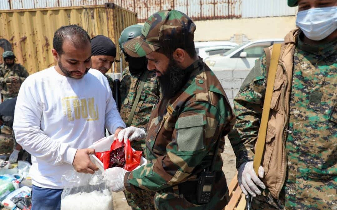 النيابة الجزائية المتخصصة بعدن تتلف طنًّا و8 كيلو من المخدرات ضبطتها الحملة الأمنية المشتركة في ساحل رأس العارة