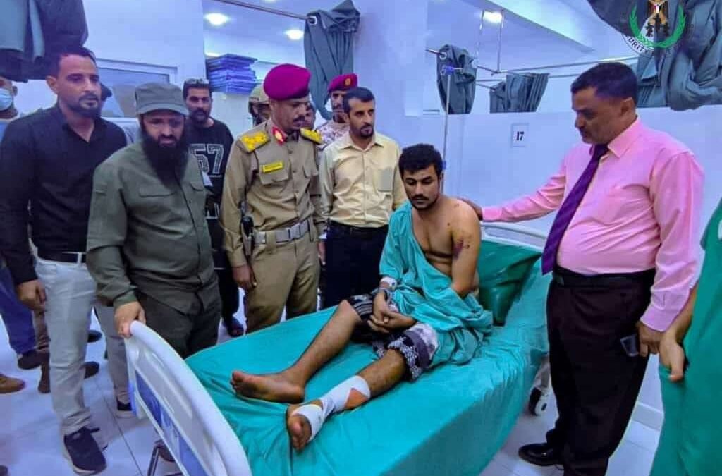 العميدان عاطف والوالي يتفقدان جرحى الهجوم الإرهابي بالمحفد