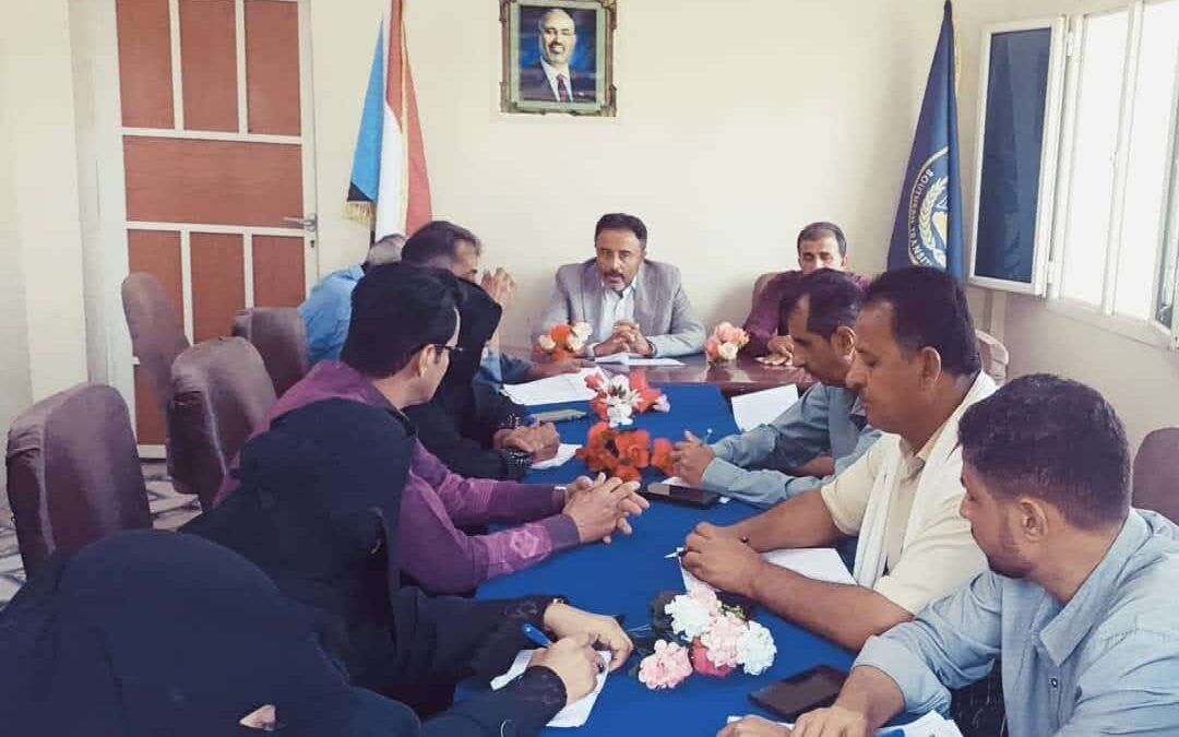 انتقالي أبين يعقد اجتماعه الدوري ويشيد بتضحيات القوات الجنوبية ويؤكد أهمية التنسيق الأمني وتعزيز العمل التنظيمي