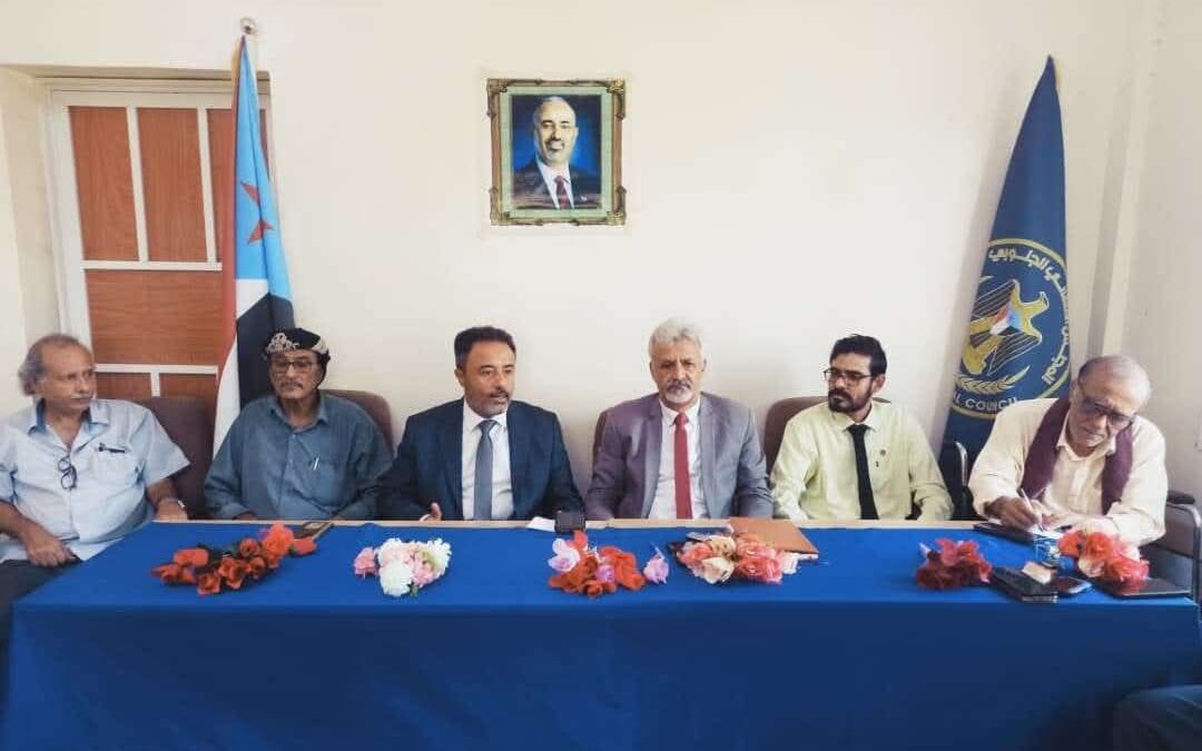اليهري يترأس لقاءً مشتركاً بين الهيئة التنفيذية لانتقالي أبين ومنسقية جامعة أبين