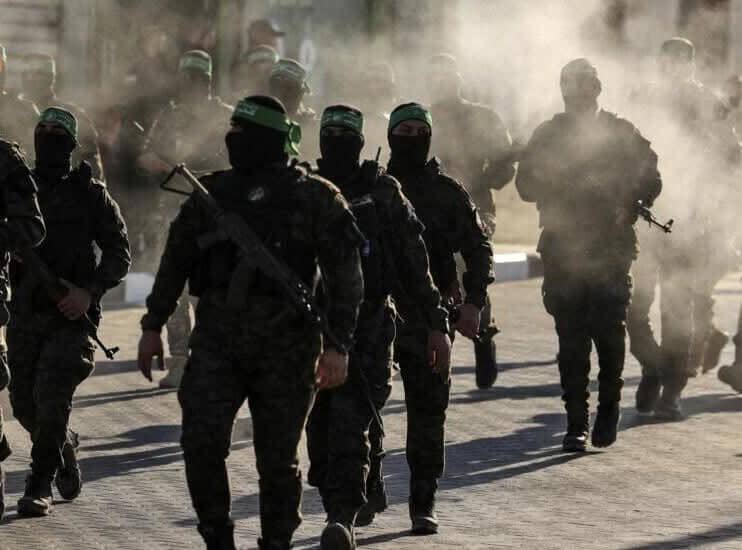 حماس تنفي موافقتها على تسليم_سلاحها بإشراف دولي وتحذر من الأخبار المضللة.