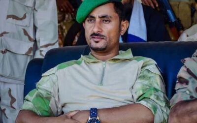 قائد محور يافع العميد أكرم الحنشي قائد  محور يافع يعزي في شهداء جبهات يافع