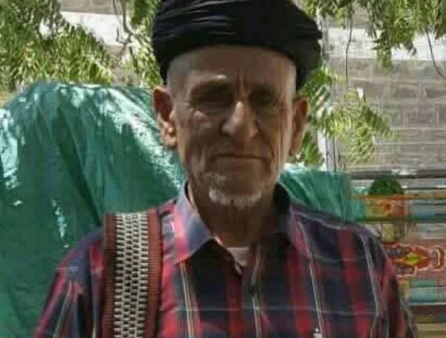 مدير أمن يافع رصد يعزي مدير عام مديرية يافع سباح في وفاة والده