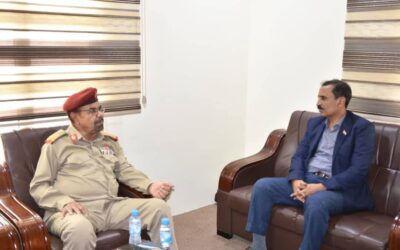 رئيس تنفيذية انتقالي حضرموت يلتقي رئيس مركز العمليات المشتركة بالمحافظة