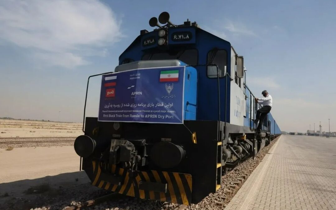 قطار روسي في رحلة استغرقت  12 يوما يحمل أطنان من الورق إلى إيران