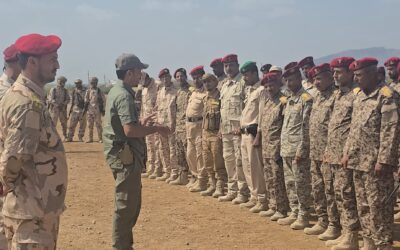 قائد الوية الدعم والاسناد العميد نصر اليافعي يتفقد الجاهزية القتالية للواء الرابع دعم واسناد