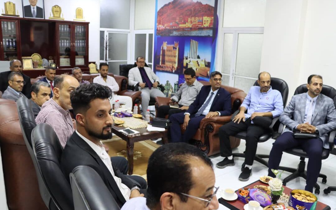 الهمداني يبحث مع وفد فرنسي التحديات التي تواجه أنشطة القطاع الخاص في السوقين الأوروبي والفرنسي