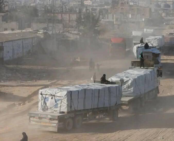 غزة: دخول 24% فقط من الشاحنات المتفق عليها منذ سريان قرار وقف إطلاق النار