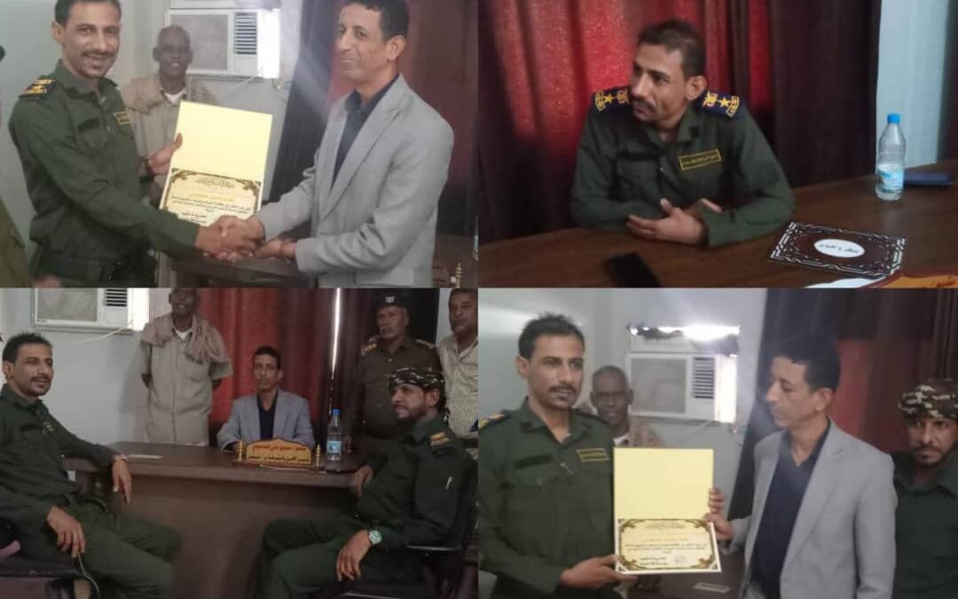 وكيل نيابة جعار يكرم مدير أمن خنفر تقديرًا لجهوده المتميزة في حفظ الأمن ومكافحة الجريمة