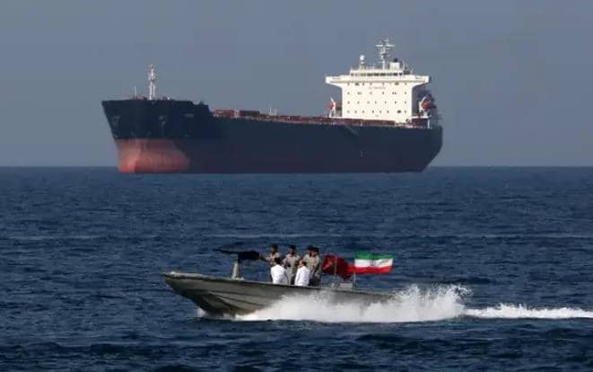 واشنطن تتهم طهران بالاستيلاء “غير القانوني” على ناقلة تجارية في مضيق هرمز