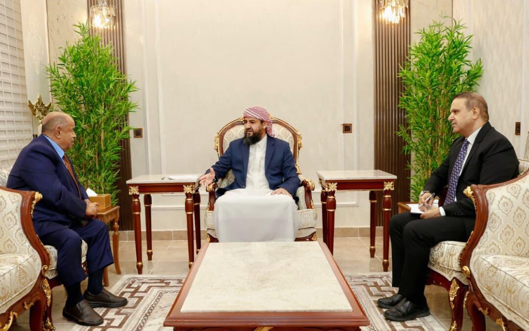 المحرّمي يناقش مع محافظ حضرموت مستجدات الأوضاع ومساعي تعزيز الاستقرار
