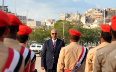الرئيس القائد عيدروس الزُبيدي يضع إكليلا من الزهور على النصب التذكاري لشهداء الجنوب العربي بمناسبة العيد الـ58 للاستقلال الوطني 30 نوفمبر