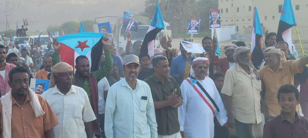 قيادة انتقالي تريم تشارك أبناء منطقة باعلال فرحتهم بالتحرير وانتصار القوات المسلحة الجنوبية