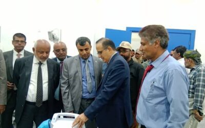وزير الصحة ومحافظ الحديدة يطلعان على مستوى التجهيزات في مستشفى محمد بن زايد بالخوخة