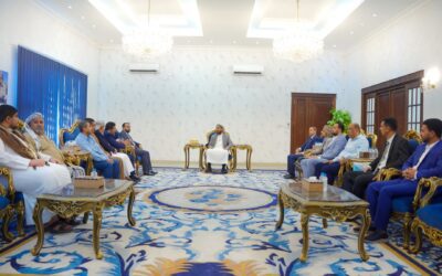 المحرّمي يلتقي قيادات من أبناء المهرة ويؤكد دعم جهود الاستقرار والتنمية بالمحافظة