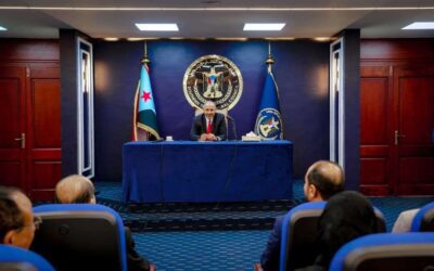 الرئيس الزُبيدي يعقد اجتماعًا موسعًا بقيادات المجلس الانتقالي الجنوبي
